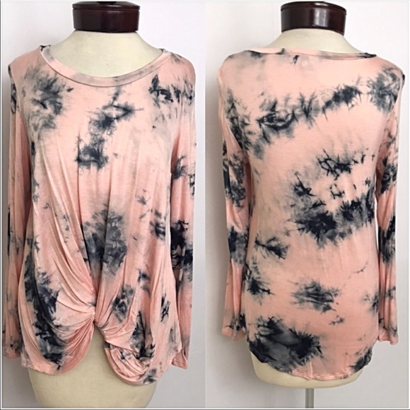 Tops - Love my sleeve tie die shirt never worn!